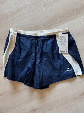 Lululemon License to Train Short XL